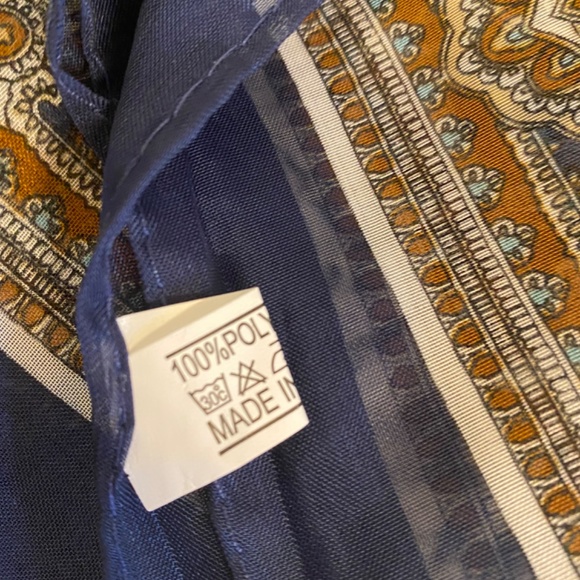 Navy paisley print scarf - Picture 3 of 8